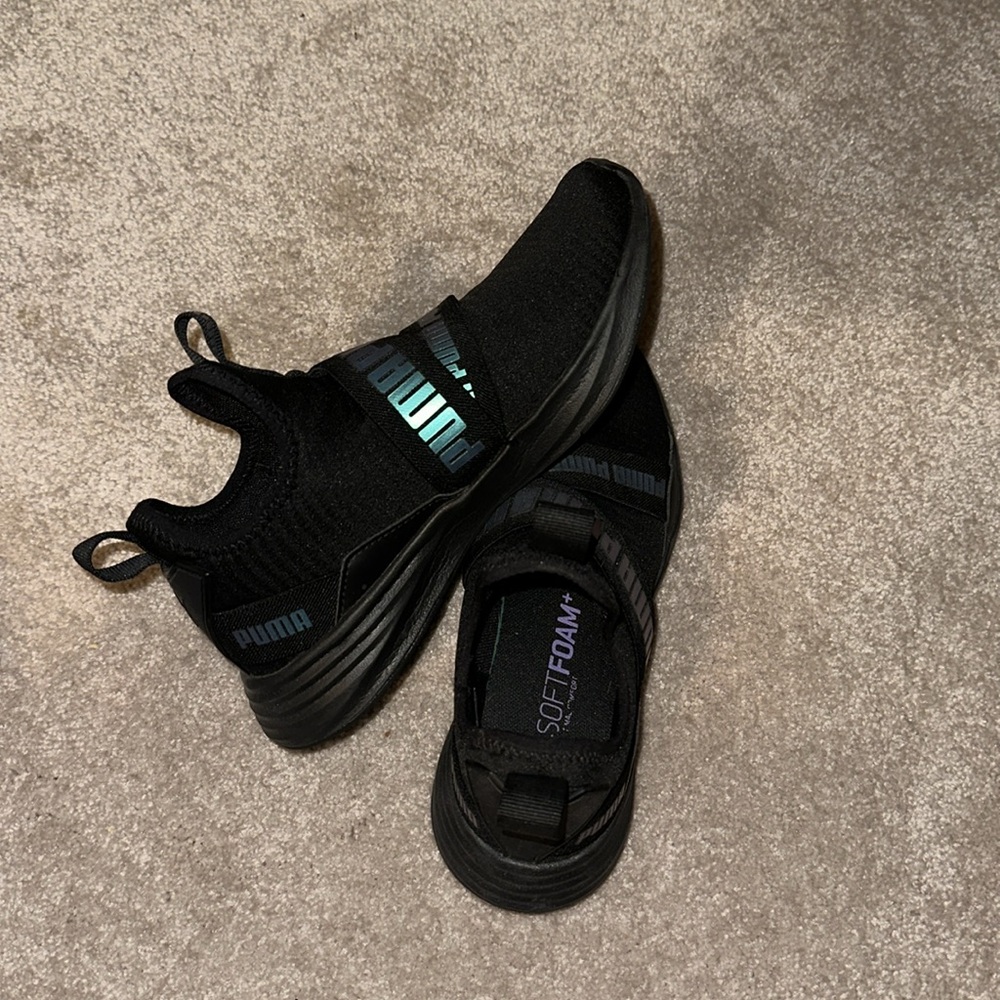 Puma Slip On Black Athletic Shoes with Shimmering Logo - Picture 4 of 5
